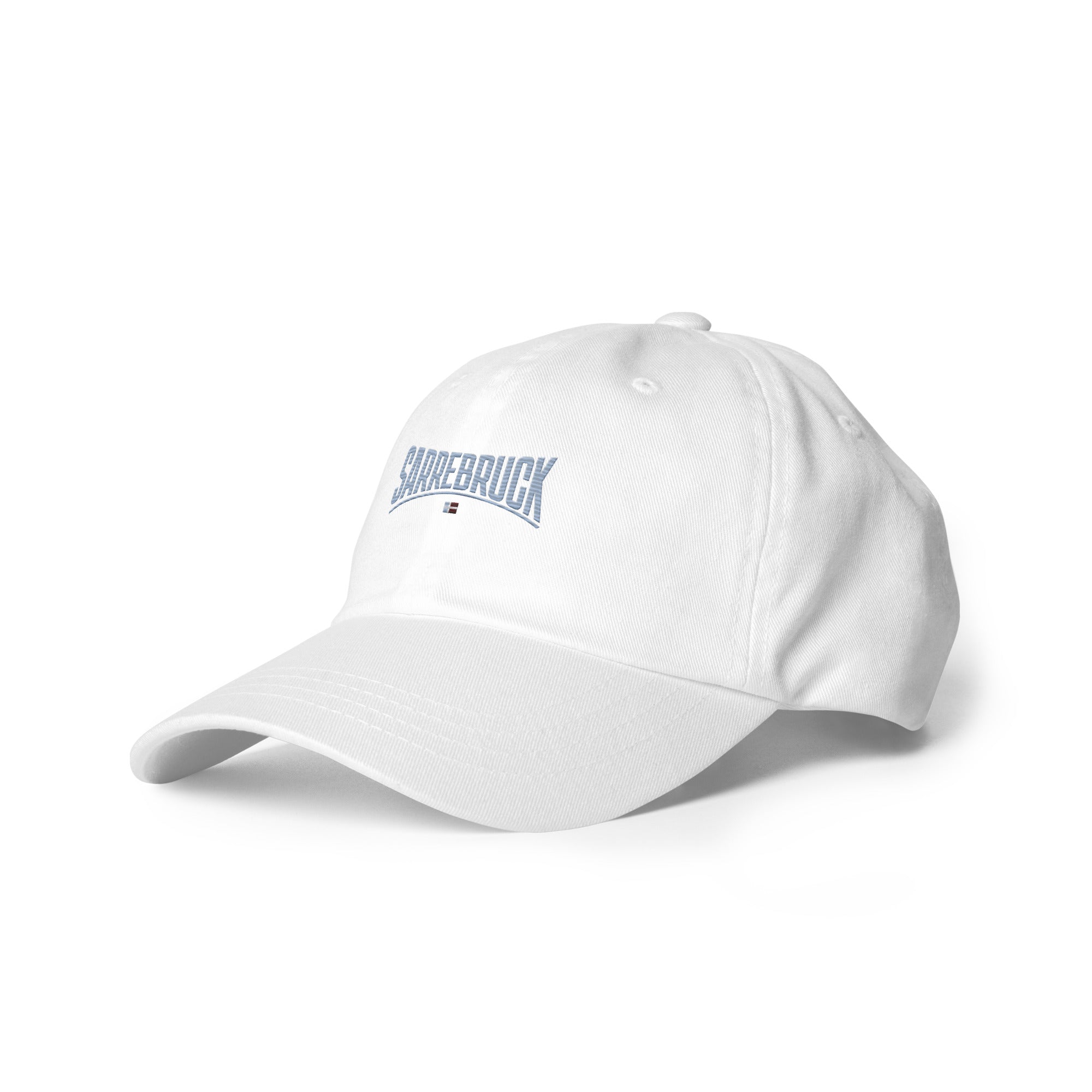 Frères de la Sarre Cap Sarrebruck Retro - Saarbrücken Kappe mit gesticktem hellblauen Sarrebruck Schriftzug auf weißer Kappe